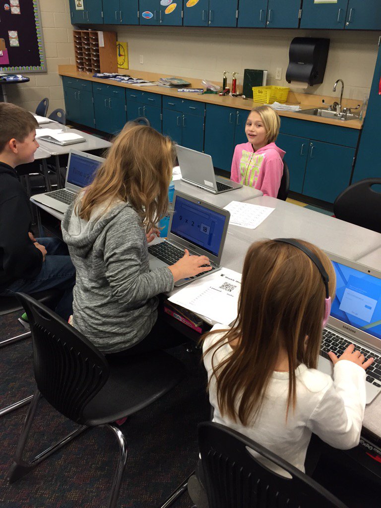OtsegoGrade3's tweet photo. Learning facts is fun! #MrsSeeger #OESbest #otsegoknights https://t.co/Q7FJBM8P8p