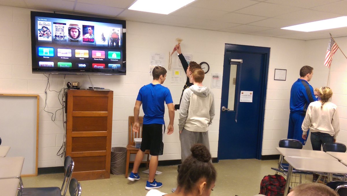 Mr_Oldfield's tweet image. Practicing proper technique! #tlap #barbiebungee #RiHSPride @RipleyHSWV #wvedchat