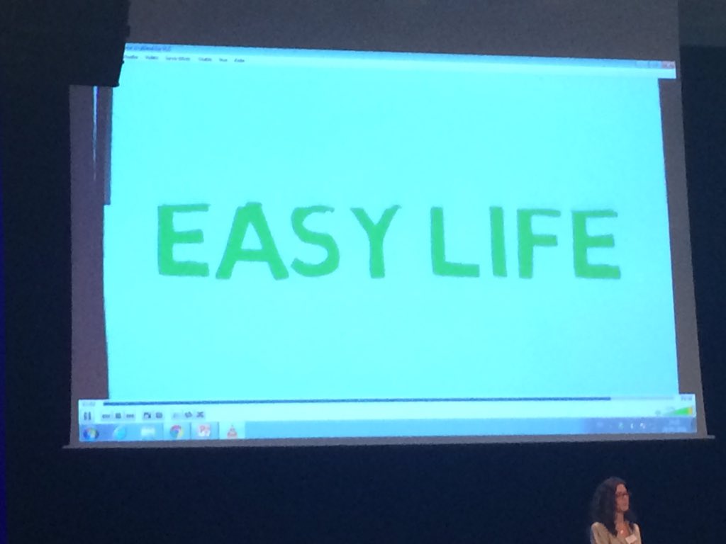Marine_Bichoux's tweet photo. Super présentation de #BeConnect sur un sujet grave ! Bravo ! Loulou t'es la meilleure ! #essecDWC #foodcomlab https://t.co/IPQj4YJ6Wg