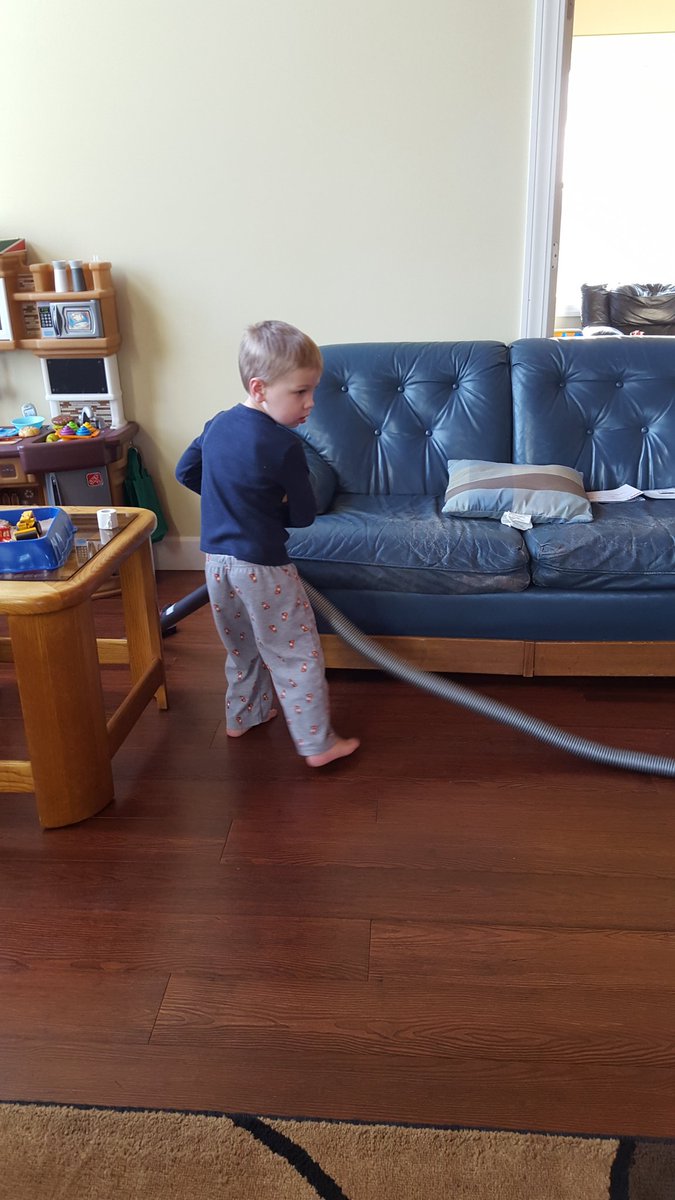 austin_mlk_man's tweet photo. Just some light cleaning on this chilly Friday morning #mommyshelper https://t.co/V0TlnKEXP6