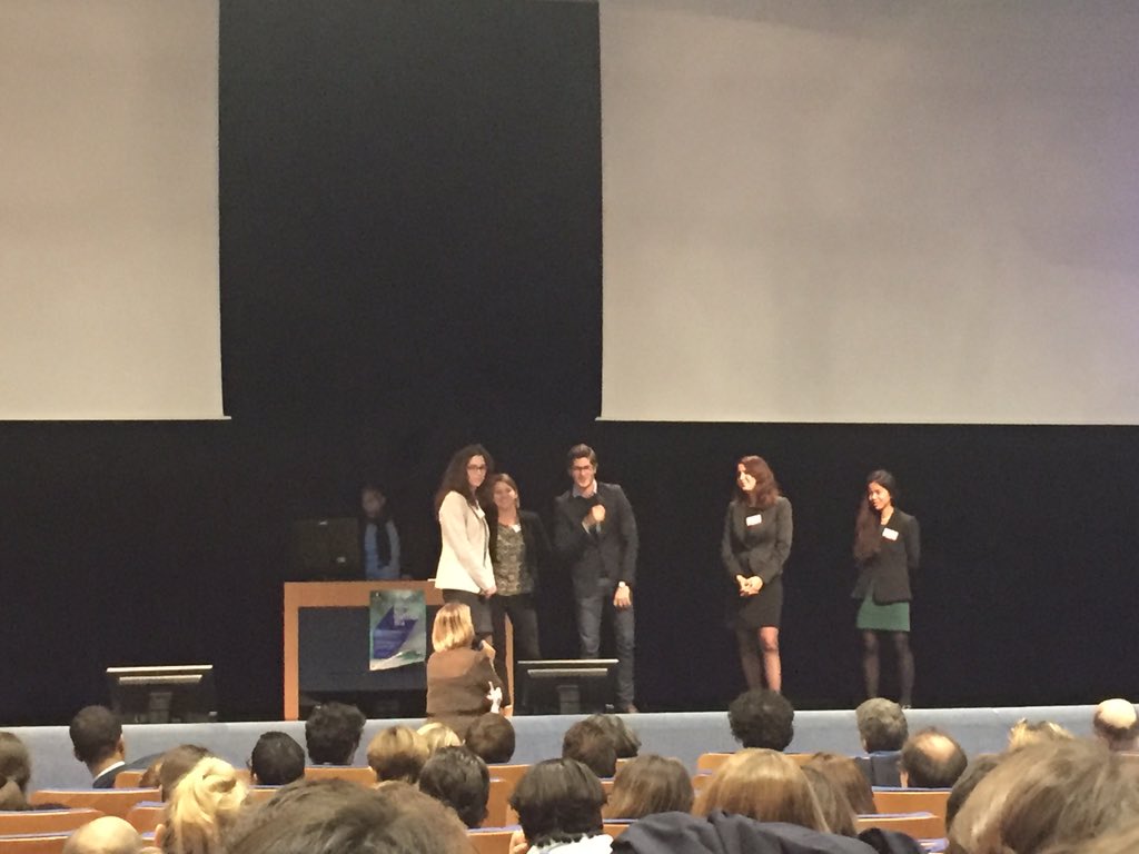 TheMindClub's tweet photo. #nousonvousaime #team #teamspirit #novartis #essecdwc #mindclubdwc https://t.co/K8ddwfFS7w