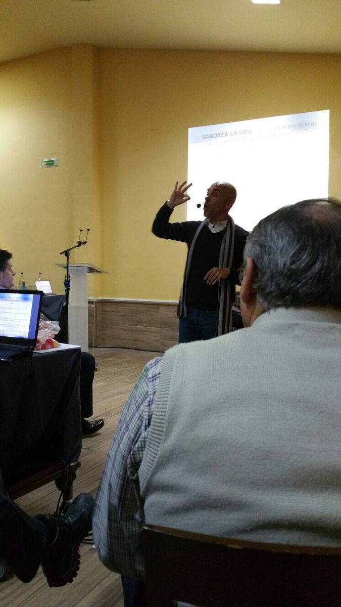 jriveroperez's tweet photo. Trabajando Saboreo con los amigos de Renolit Hipania @InnigoC @ilazcoz @Tony_CrPos  @freyes_garcia @rociocelisr https://t.co/OHLg178q8f