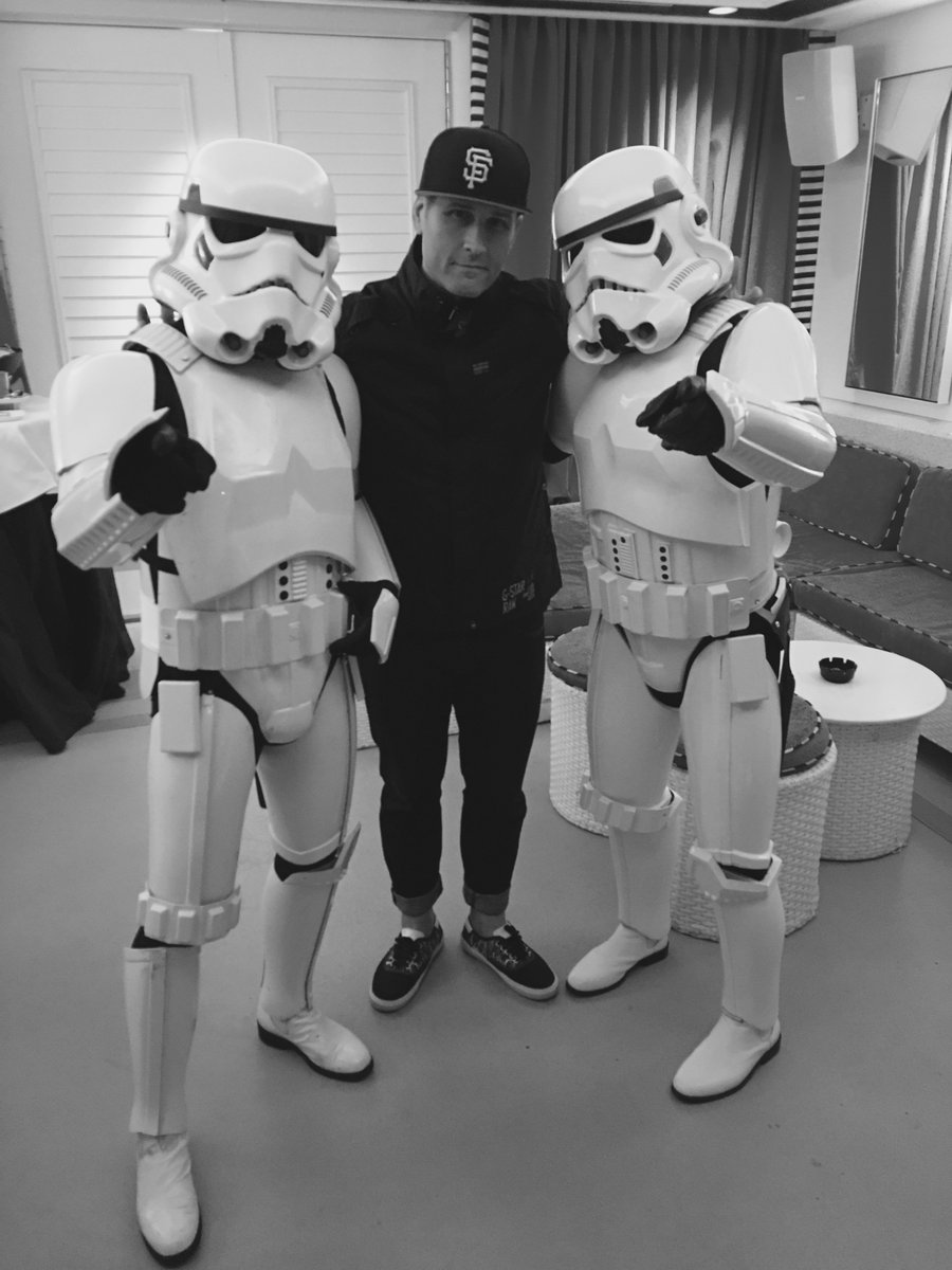 That time the Dark Side told me they were <a href="/SFGiants/">SFGiants</a> fans and now we besties.