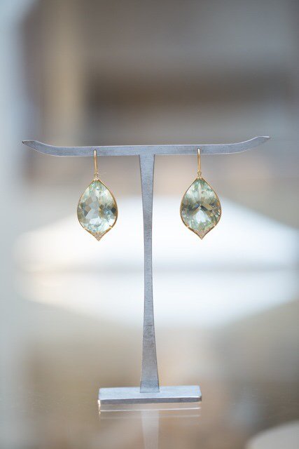 JAMIEWOLFNYC's tweet photo. Green Amethyst Pear Drop Earrings #jamiewolfjewelry #greenamethyst #earrings https://t.co/Ia0utu8crb