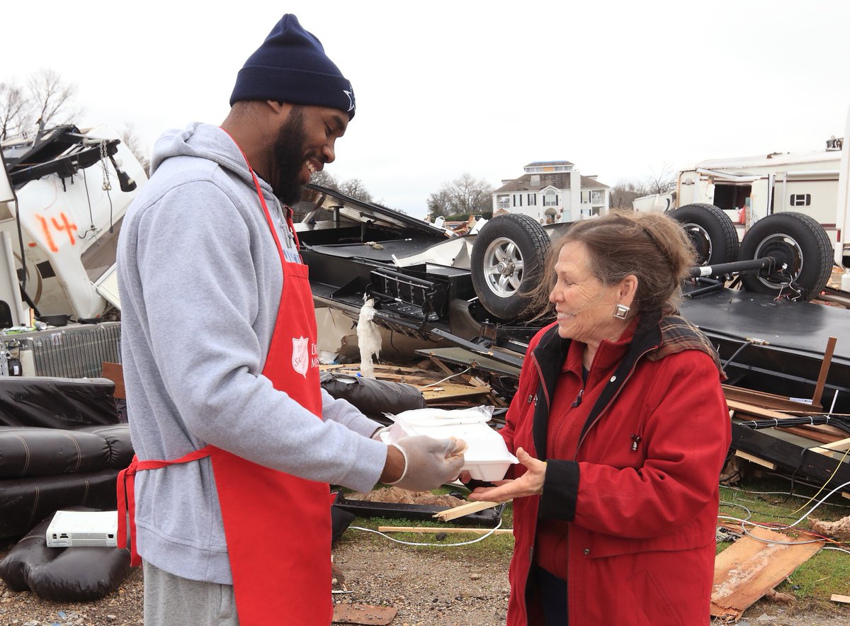 dallascowboys's tweet photo. .@dmcfadden20 provided a meal &amp; a hug to a woman impacted by the Dec. 26 tornadoes. To help text STORM to 51555 https://t.co/w7QSIZ5vFK