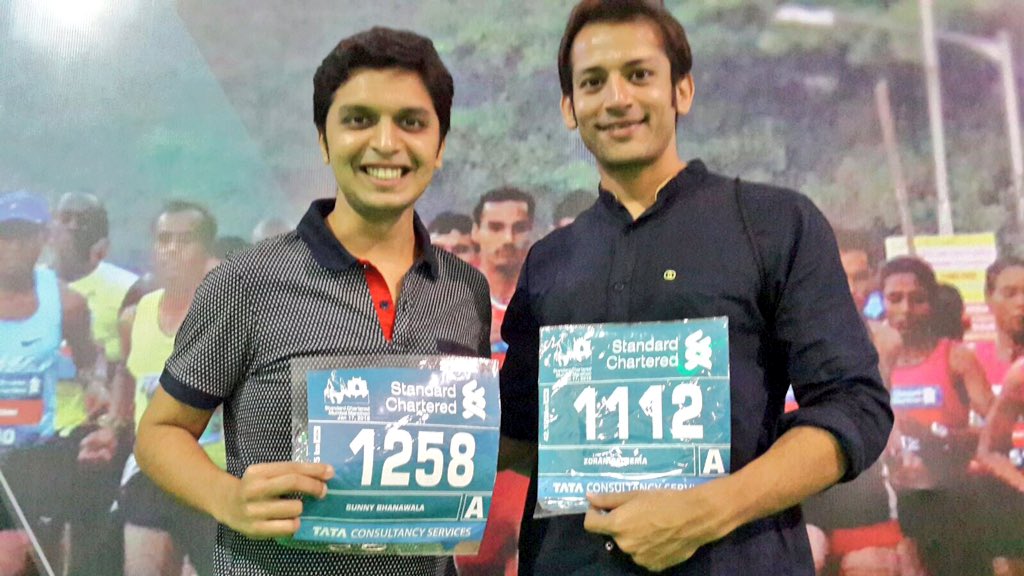 sunnybhanawala's tweet photo. Ready to #runscmm All smiles! #AsicsIndia #GetActiveExpo https://t.co/1X88I3e6jU