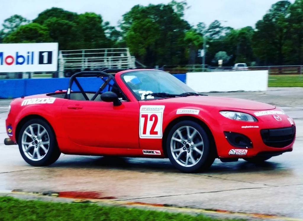 MX5_Apparel's tweet photo. #red #mx5cupcar #mx5 #mazda #miata #trackday #racing #car #carsofinstagtam #cargotspotted #auto by dohamyr745 https://t.co/xqJYAVNplO