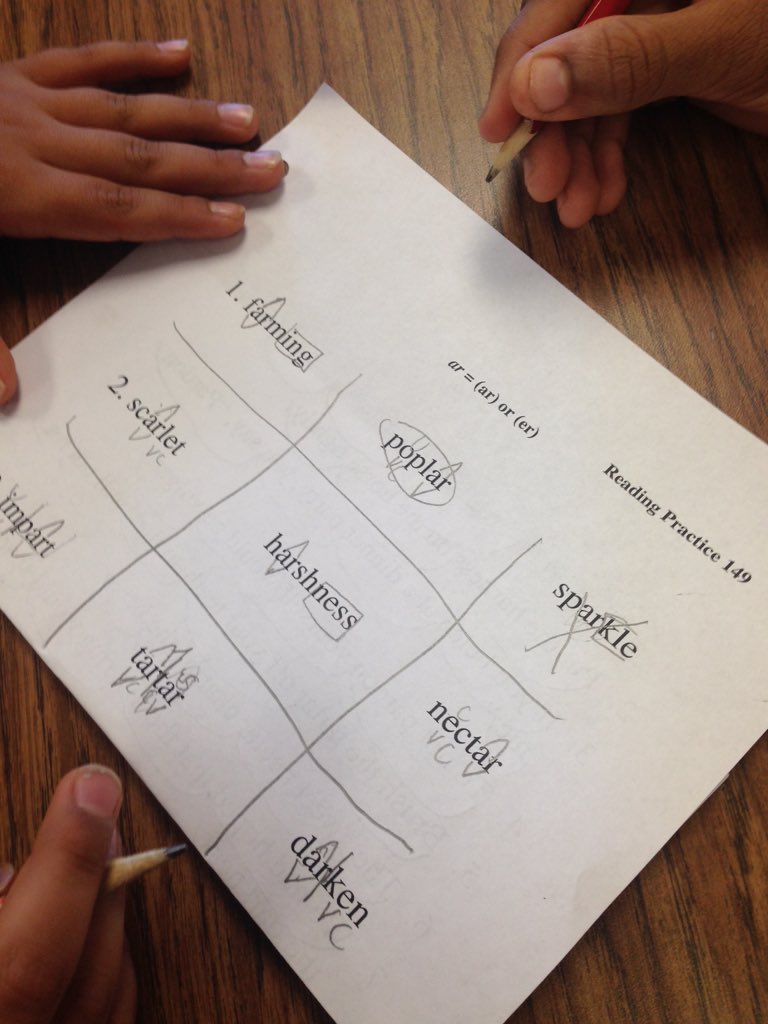 MisseyRodriguez's tweet photo. Playing Tic-Tac-Toe with the reading sheet. https://t.co/3Gf6mA5VT9