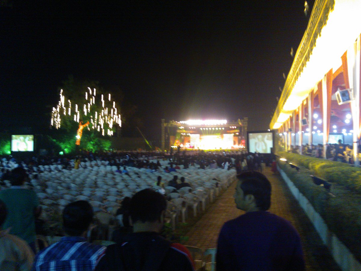 pravindvarma's tweet photo. #pulse of #persistent25
All artiests rock :-) https://t.co/0C4xyvZ1TW