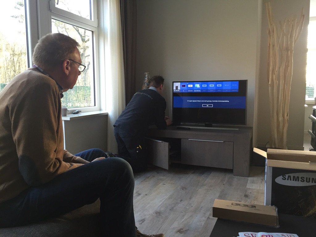 JandeHoop's tweet photo. Dank aan @rtvstegeman in Apeldoorn. Thuis een nieuwe tv proberen. Uitmuntende servi.... https://t.co/a5p9MzweEJ https://t.co/zLrGEVnL9f