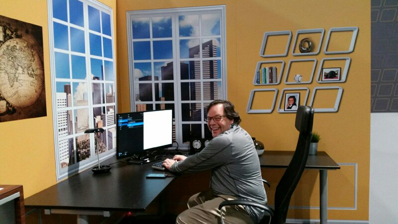 latticesemi's tweet photo. Came to Vegas to work and all I brought was my phone! #usbtypec #ces2016 #productivty #windowscontinuum https://t.co/WDVX8MDTZV