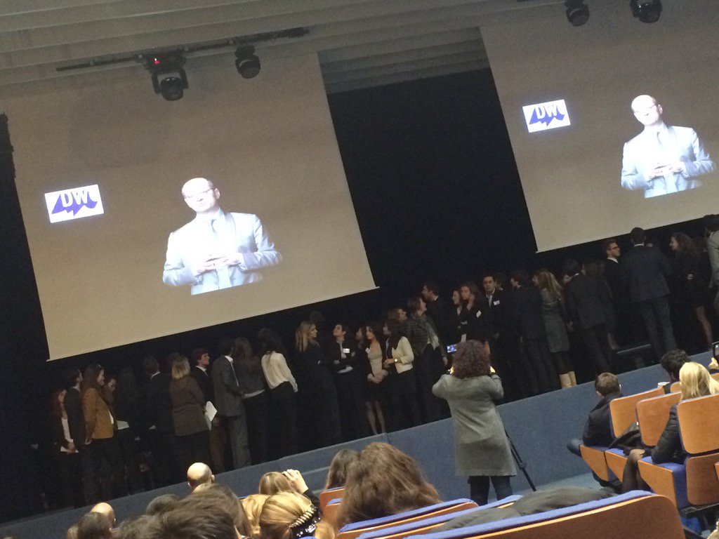 Bde_Hbms's tweet photo. La remise des prix de la Digital Week Competition dans quelques instants ! Roulement de tambours... #essecdwc https://t.co/PUa719Smxn