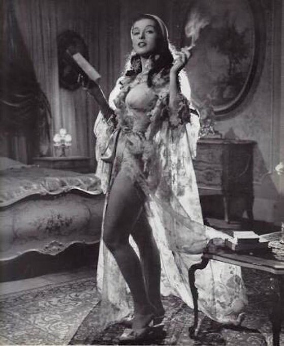 Addio alla mitica Silvana Pampanini https://t.co/Z32shDxsvU