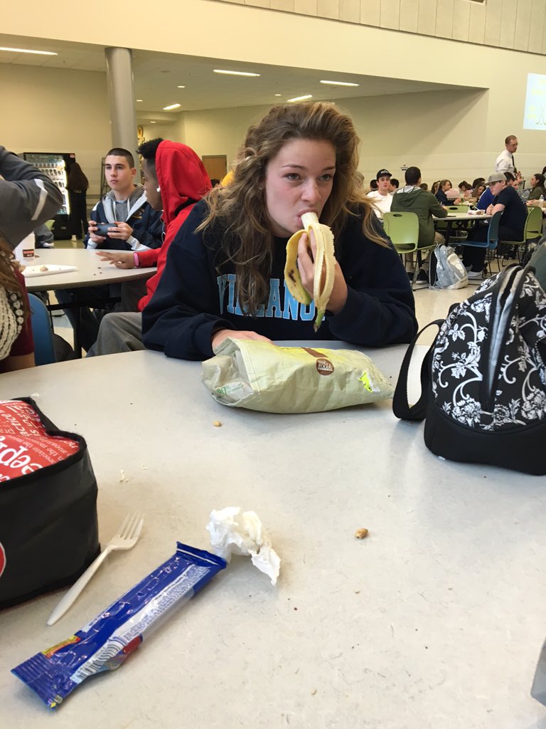 HHSbananas's tweet photo. A tired Friday lunch! Never doubt the #power of #potassium to wake you wake up when you need it! Happy weekend!!🍌🍌 https://t.co/bmcTq2IGxn