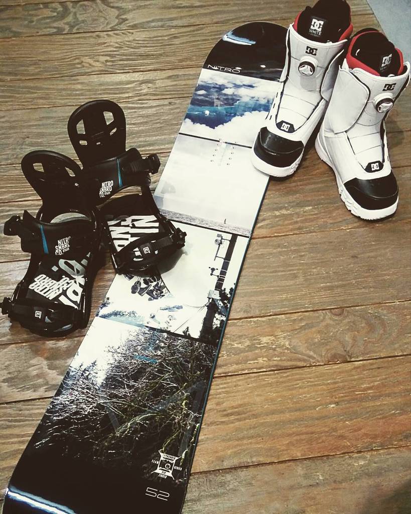 HawaiiSurfShop's tweet photo. #nitro #nitrosnowboards #nitrostaxx #nitrostaxxbindings #nitrobindings #nitroteam #teamnitro #team #snowboard #snow… https://t.co/1HU0C7Iu6p