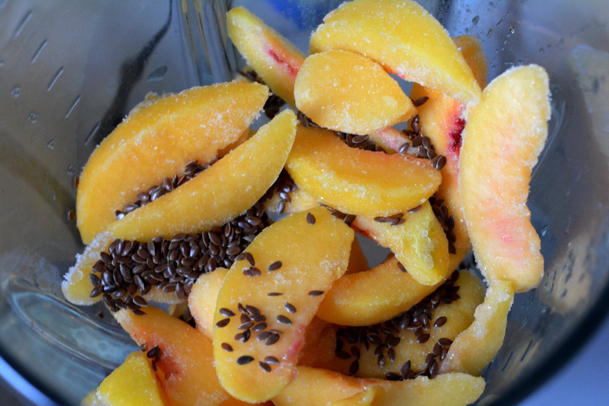Imagination_Too's tweet photo. #smoothie of the day: peaches, strawberries, coconut H20, almond milk, spinach +more Recipe https://t.co/NT1ymgiNVY https://t.co/42OLUCHMYX