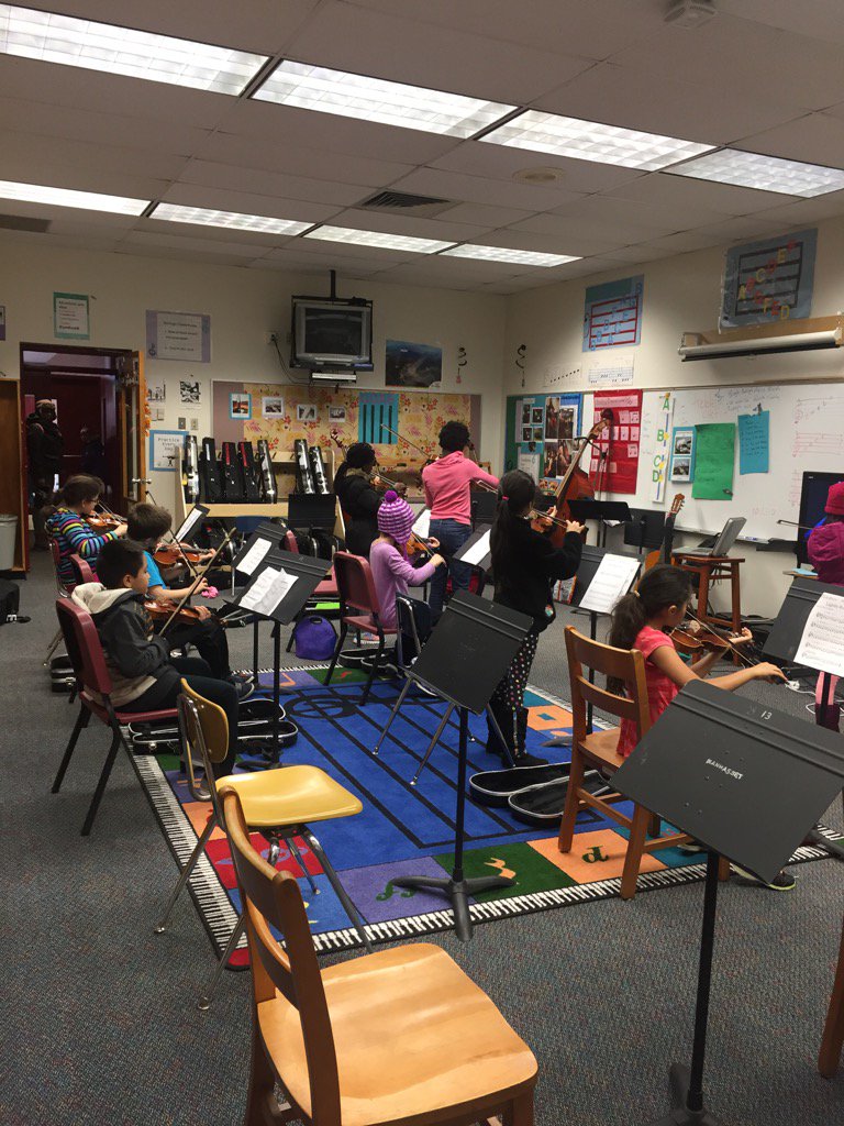 Loving to get extra violin practice.  4 th grade lunch bunch. 💚💚💚<a href="/AbingdonGIFT/">Abingdon APS</a>