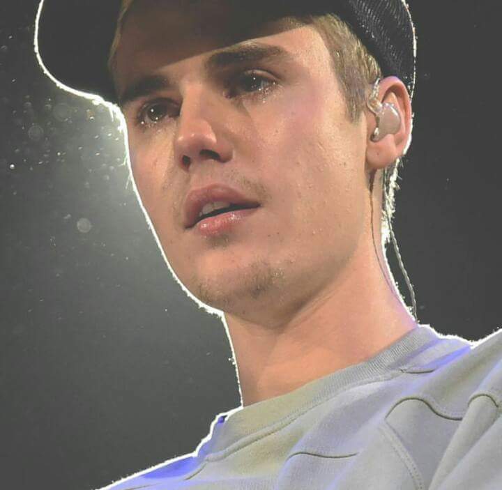 kidrauhl_mor6's tweet photo. sevmeyebilirsiniz ama yargılarsanız sıkıntı büyük @justinbieber @scooterbraun #TurkeyWantsPurposeTour https://t.co/lQ7mcdhdli