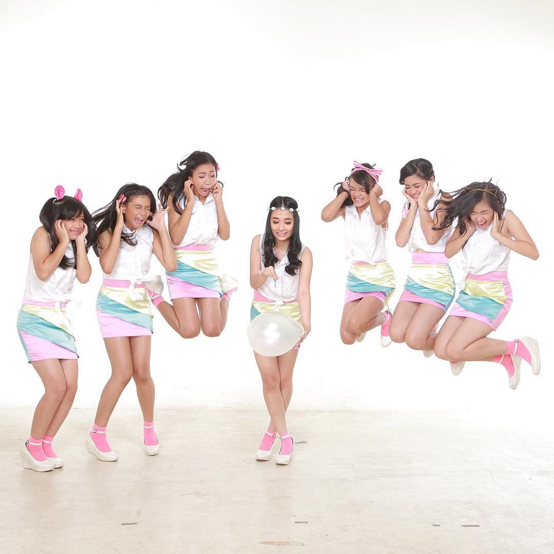 Jgn lupa hari ini @Teens_Fannie dkk <a href="/teenebelle_ID/">TeeneBelle</a> ada di <a href="/dahSyatMusik/">dahSyat</a> yg sklh jgn pda bolos yaa