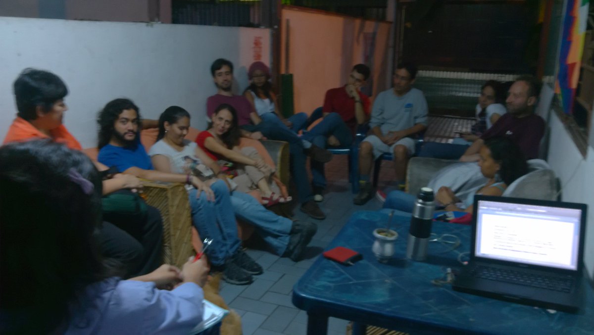 DiDialuis's tweet image. Alpargata solidaria activandonos con todo pal 2016 @AteneoPopCss @TruekeCcs