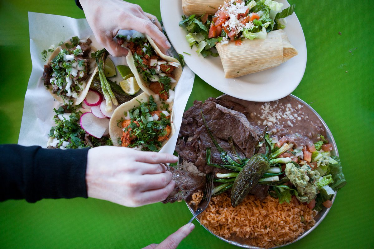 SpookyNation's tweet image. The best working lunch we've had in YEARS! Rockin our FriYAY at #EstaBien with the Spooky crew! #inBend #MexicanFood