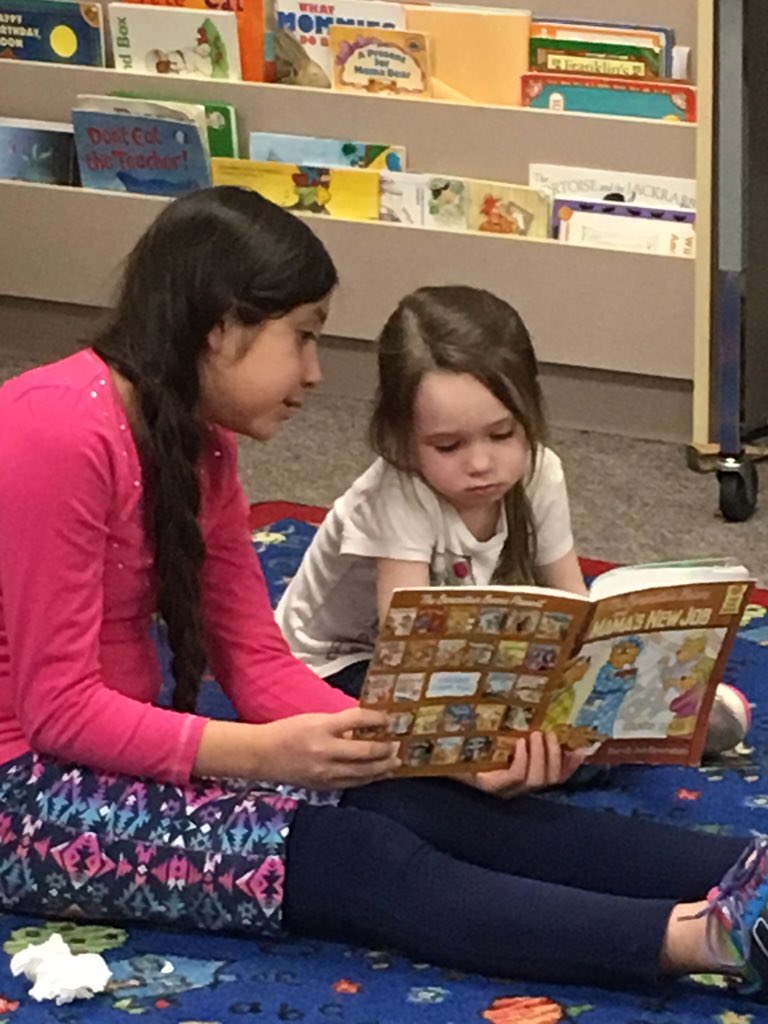 CarrieJohnsonWO's tweet photo. Back with our kindergarten buddies! #readingandwritingfun @LakewoodEl https://t.co/opfdmuzYUd