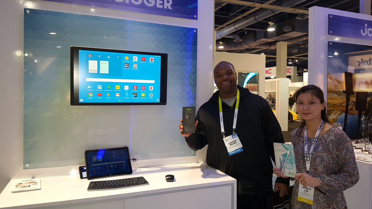 mhltech's tweet photo. W/ @woody_magee at #MHLCES who said "I've been looking for a solution like this for 2 months & MHL hit a home run." https://t.co/fNu27DfZ7n