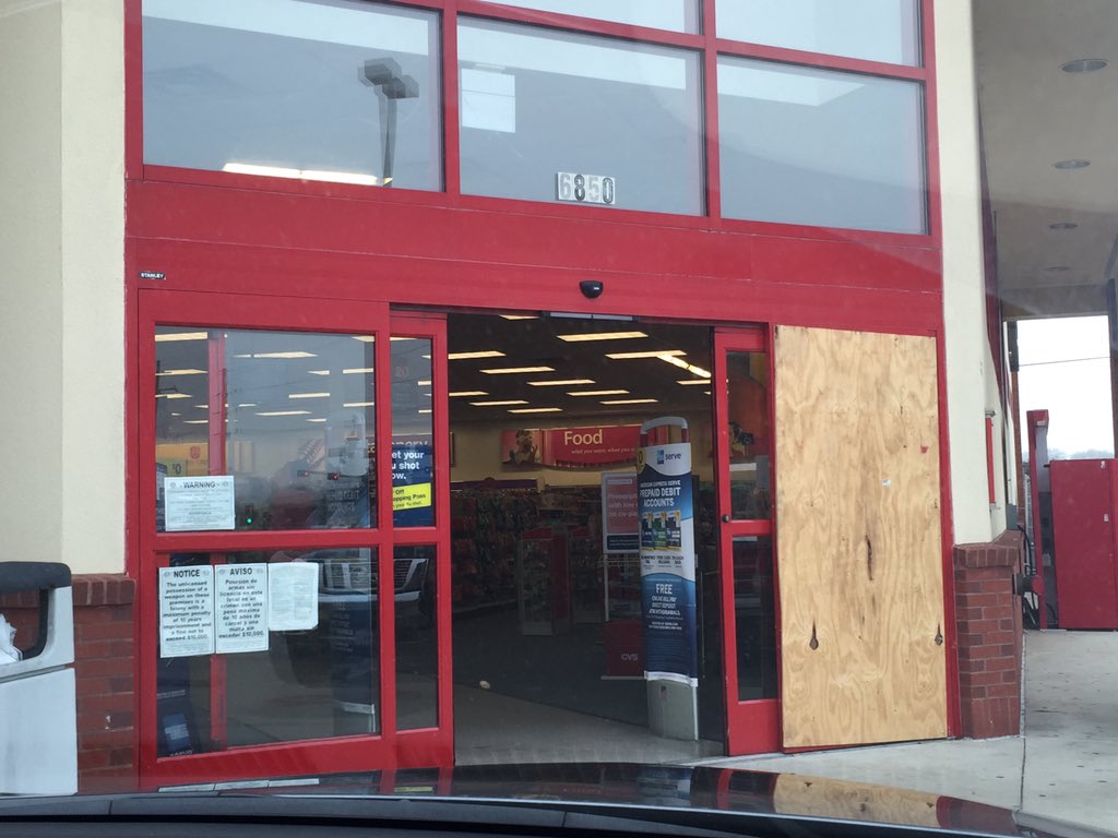 #CVS SMH You must do better! Door has been boarded up for over a month. WTH! NW side of Beaumont gets no love. #CVS
