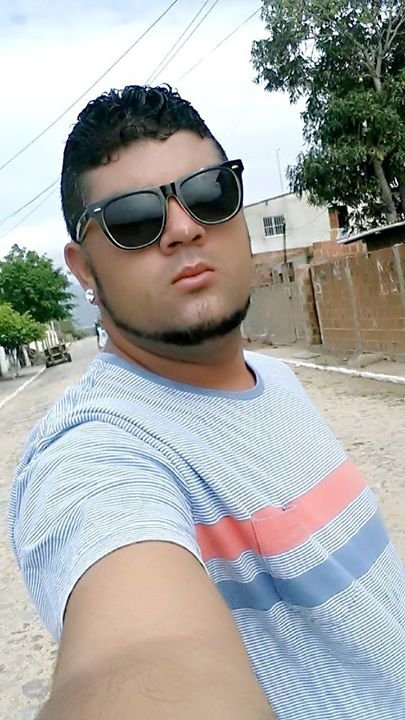 PgPivete's tweet image. Amo quem me ama mas q não me ama se foda-se