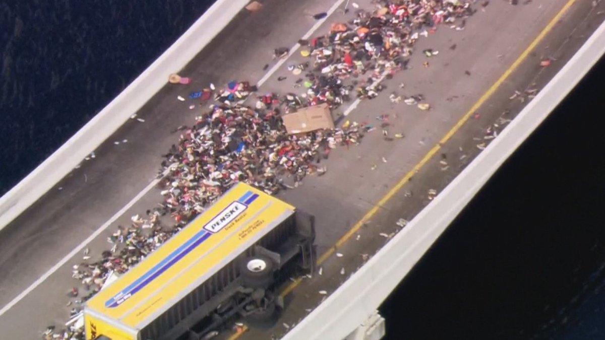 #BREAKING Truck overturns on Turnpike in Miami, spills thousands of shoes on road bit.ly/1OEVsJG https://t.co/89sx0ZMC6S
