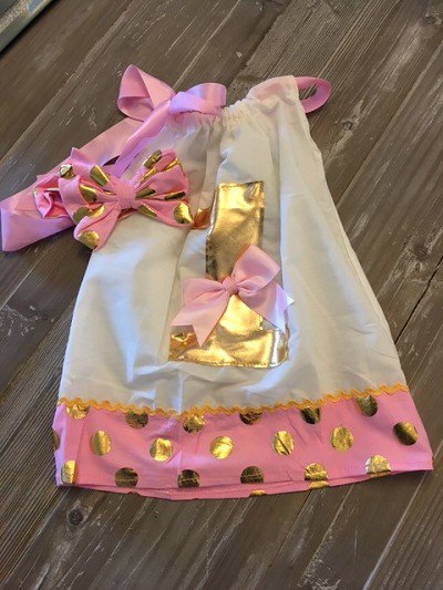 TrueBlissBaby's tweet photo. #firstbirthday #firstbirthdayoutfit #birthdaygirl #birthdaydress #polckadots #gold #pillowdress #matchymatchy https://t.co/INMKMLGTzi