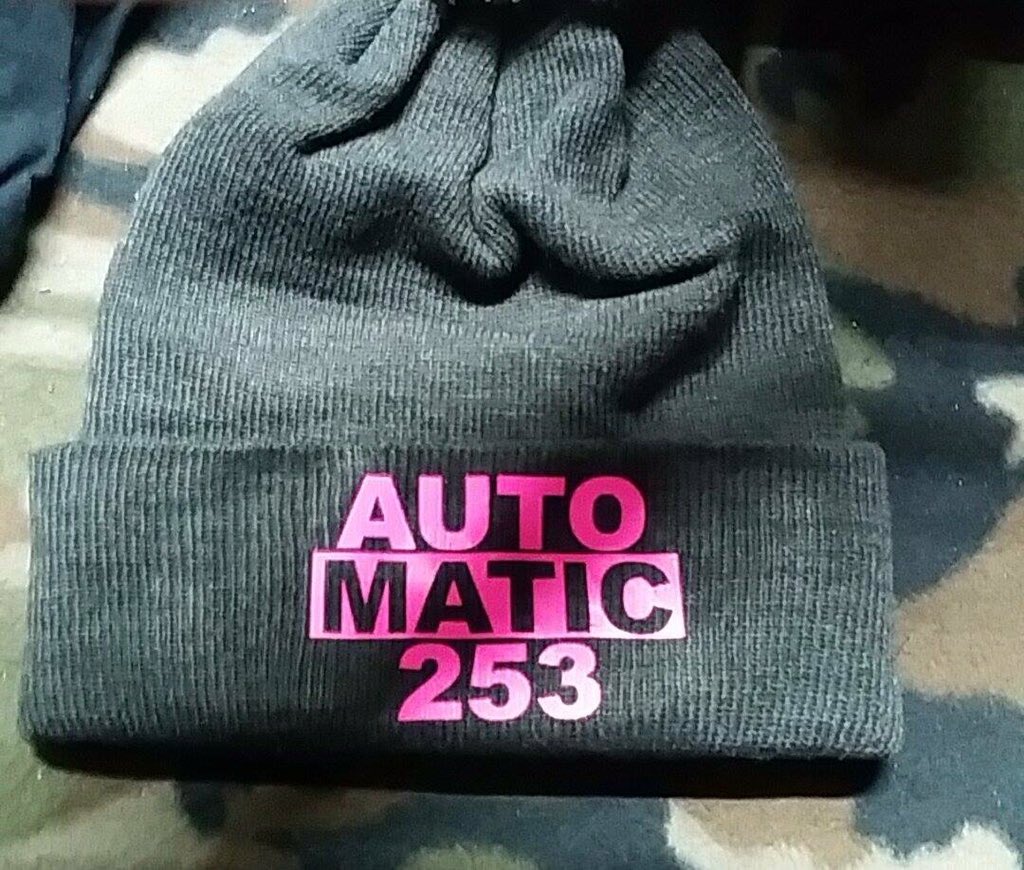 JustHappy2BH's tweet image. #FridayFeeling #ElvisPresley check out our new shirts and winter hats. What do you think ? youtu.be/XIWl3wmAa8Y