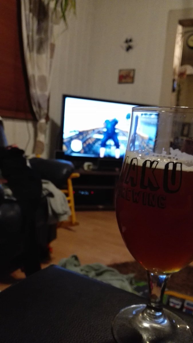 HMoliis's tweet photo. #ipaton #tammikuu päättyy @MakuBrewing #ipan ja päättömän haapasalon kanssa. #ipa #haapasalo #Volga30paeivaessae https://t.co/nq7rcprsMr