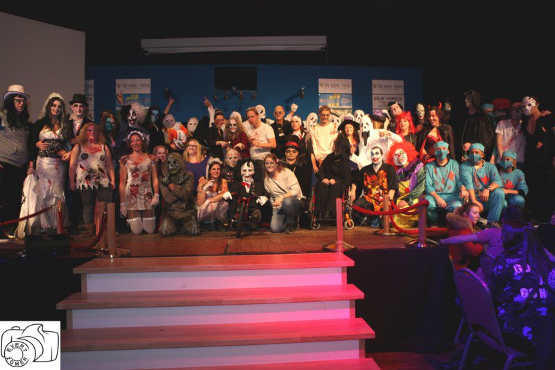 massale verkleed partij op de <a href="/TxlDartsTrophy/">Texel Darts Trophy</a>