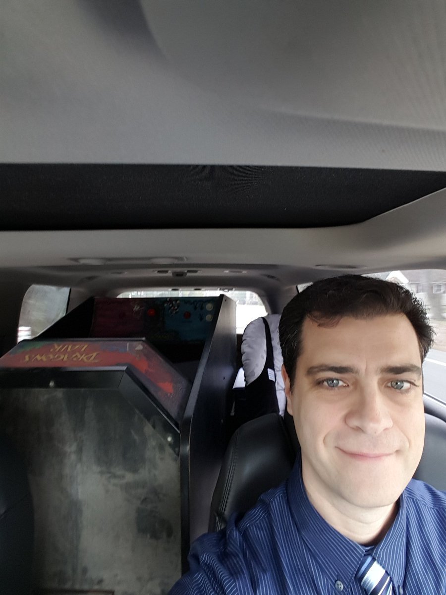 MAMECADE's tweet image. Taking my #dragonslair arcade machine out for dinner. It insisted. @DonBluth @DonBluthFilms