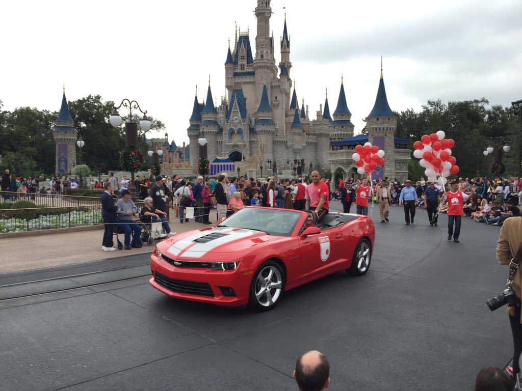 SantaFe's tweet photo. Desfile de presentación de la @Florida_Cup en Orlando, ahí va nuestro @chipakero https://t.co/TKkESia5LX