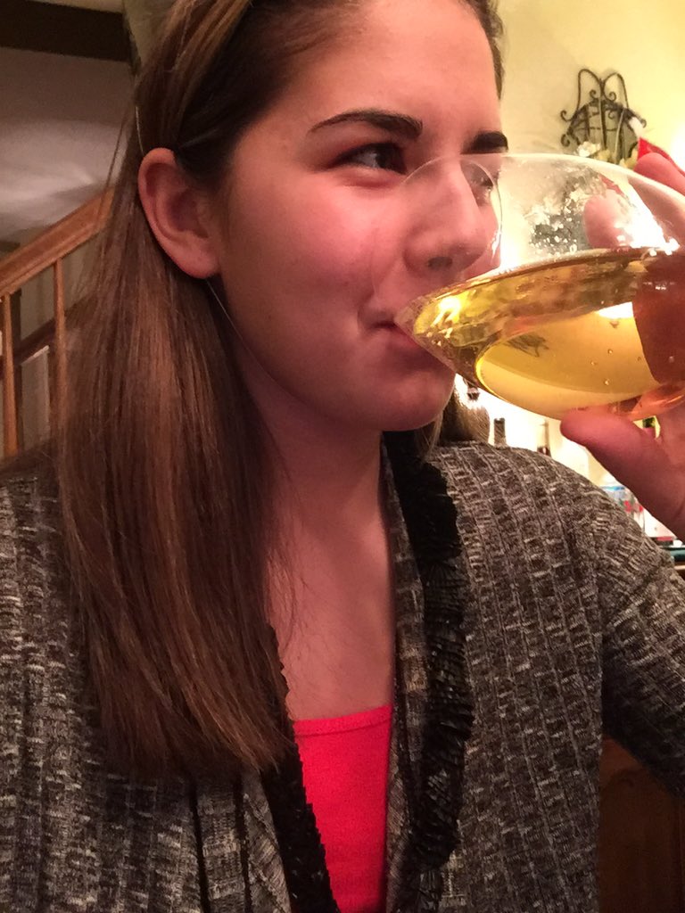 halsteadsarmy's tweet photo. #2YearsOfCPD drink up(this is ginger ale lol) I love you guys @NBCChicagoPD @SophiaBush @jesseleesoffer @marinasqu https://t.co/w6WYKhQlhS
