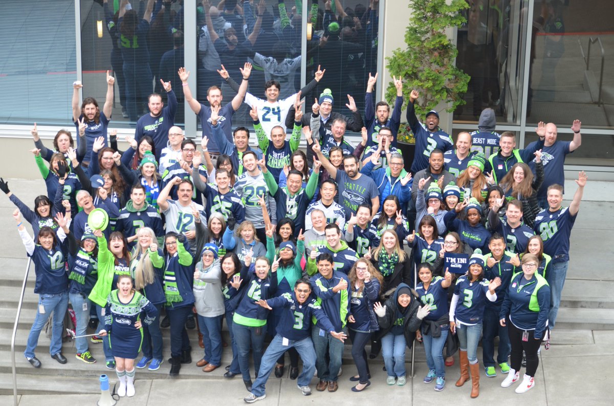 TawnyMobile's tweet photo. @TMobile pulls together to support our @Seahawks #12thMan is here! #TGIBF  #Tmo12s  #GoHawks @JohnLegere https://t.co/VDDxkoB50X