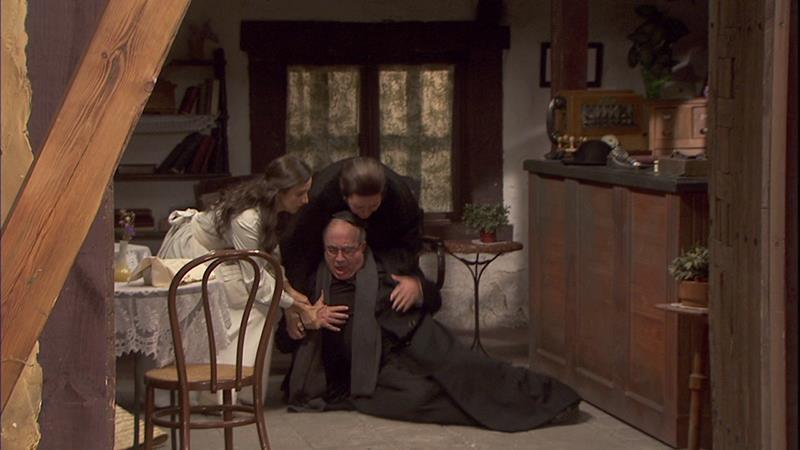 Don Anselmo sufre un desmayo, su salud está muy resentida mizona.tv/n/hXCux