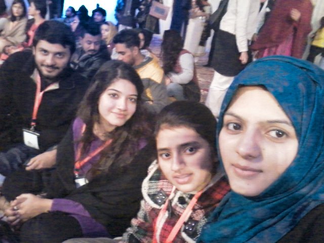 mehak_PAK's tweet photo. #Formun16 day 3 Long Day 😄 #team #myumt @laibach11 @herman_gulzar @FORMUNFCC @UMTOfficial https://t.co/YXeKuqD9TH