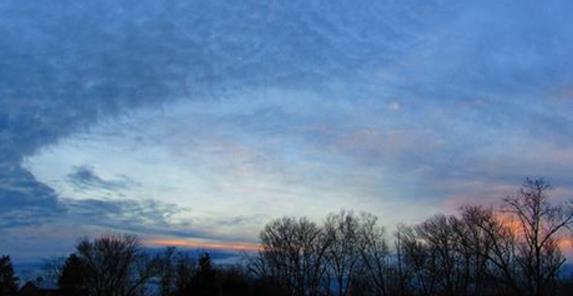 wkycweather's tweet photo. A Shark in the Clouds? Check out the story behind this amazing photo: https://t.co/LZ4WR1Fma3 #sharkcloud https://t.co/MI8y7DDmbL