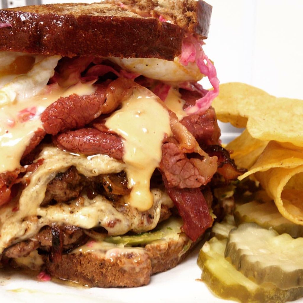 TuckersOnionOK's tweet image. Remember that time I teamed up with @RePUBlicOKC &amp;amp; made the Mötley Creüben??😜🍔❤️ #GoodEggFamily #WhenGoodEggsCollide