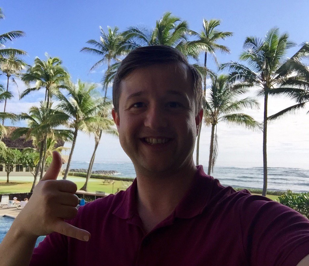 dominikkalisch's tweet photo. It's #TUMaroon Friday so time even here in Hawaii for #TigerPride #Trinity_U https://t.co/TH0nBr77xA