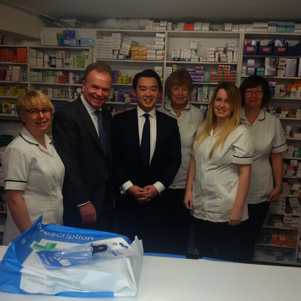 AlanMakMP's tweet photo. Enjoyed meeting the team at #Emsworth's #OldPharmacy! A great local #health hub for residents https://t.co/GcGQ1DpCCv