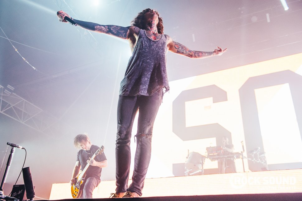 rocksound's tweet photo. That Bring Me The Horizon tour got A LOT bigger last night. https://t.co/ojiKkIzG7q https://t.co/Ts7QedsnMe