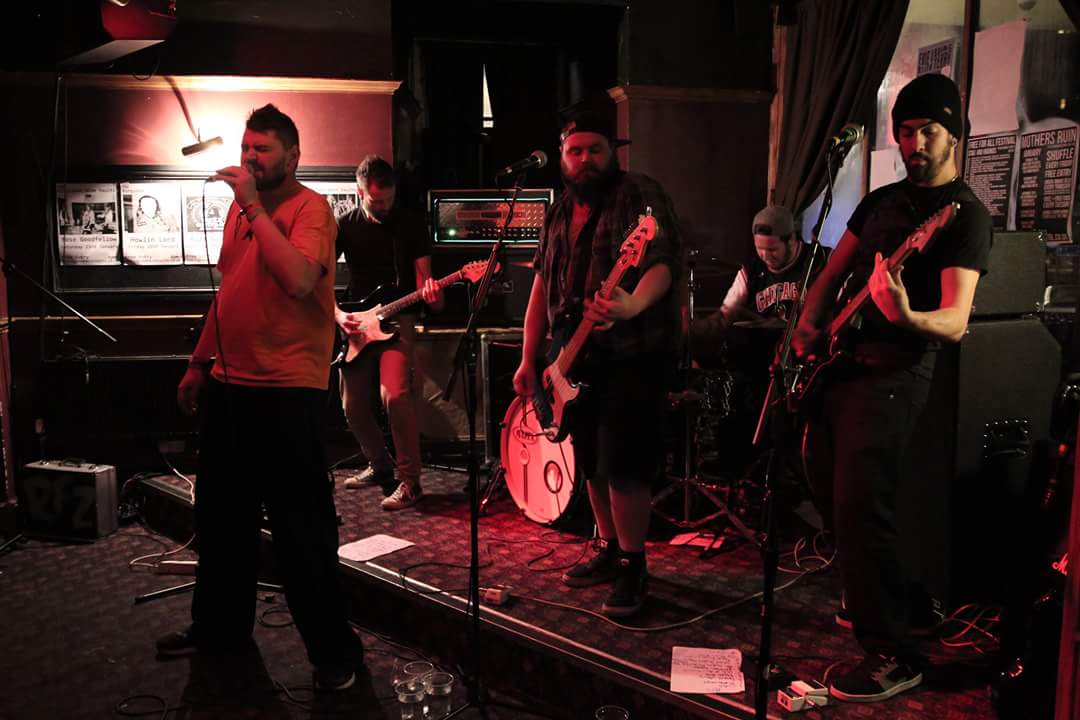 Whatisrfz's tweet photo. Gig @ the stag and hounds ! https://t.co/G306paH8SS