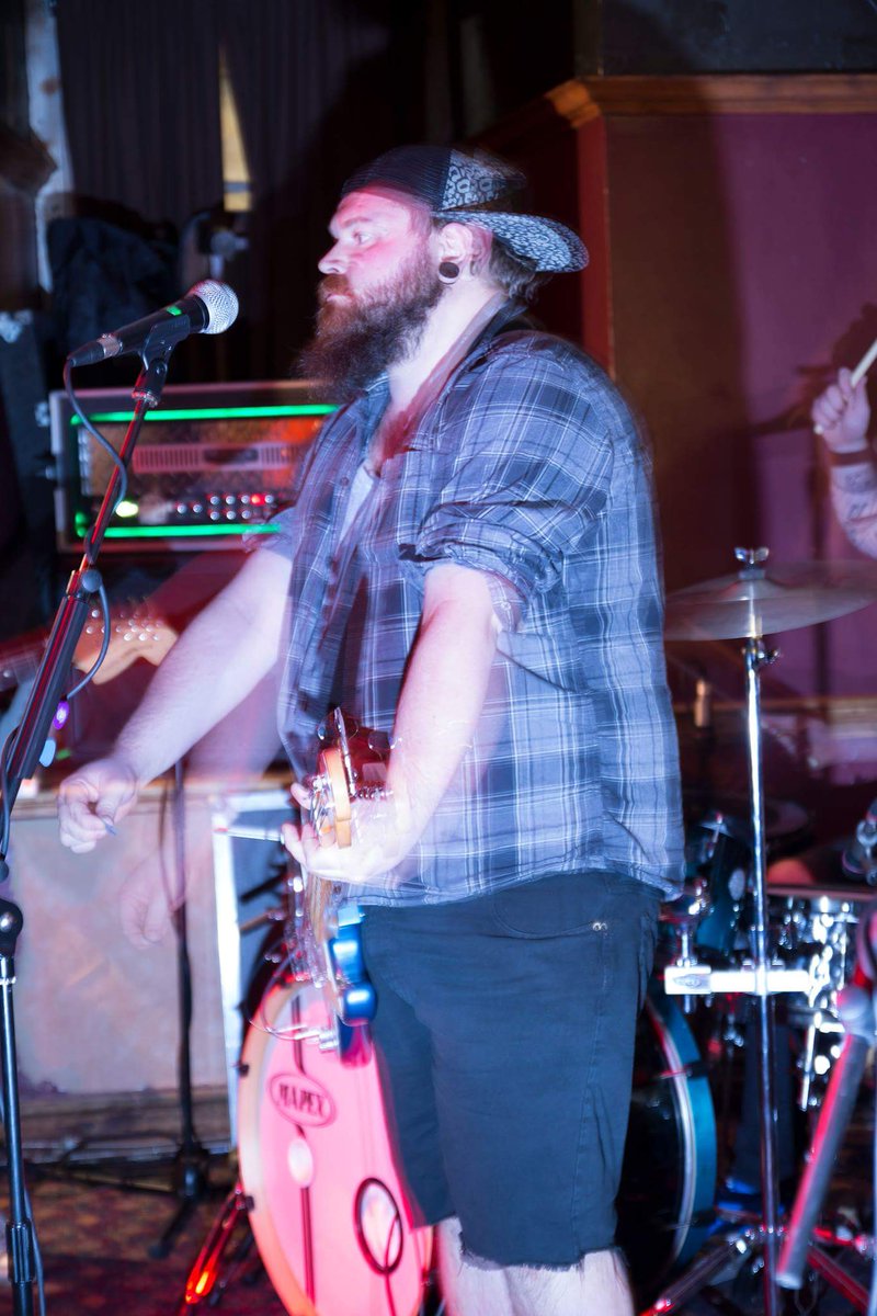 Whatisrfz's tweet photo. Gig @ the stag and hounds ! https://t.co/ly7UKI3RHa