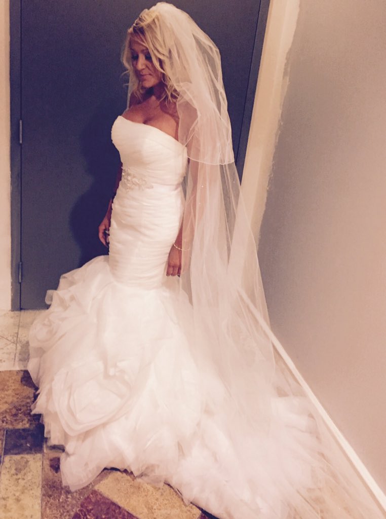 lissyberry91's tweet photo. So this happened 😁😁😁 just call me Mrs A! The most magical few weeks of my life ! Love you @lordashton1978 forever 😂😘 https://t.co/fgVyW0ALVS