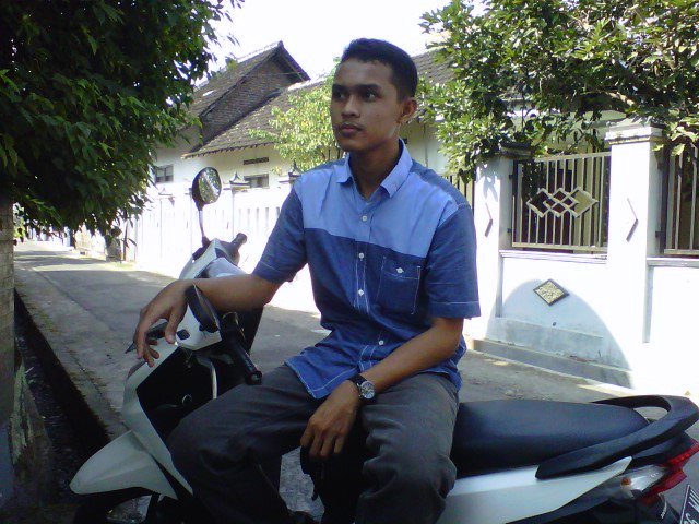adwi573's tweet photo. #latepost #idul_fitri2015 telat ngepost ... Hihihiiiiii... https://t.co/DQaVFGPOMp