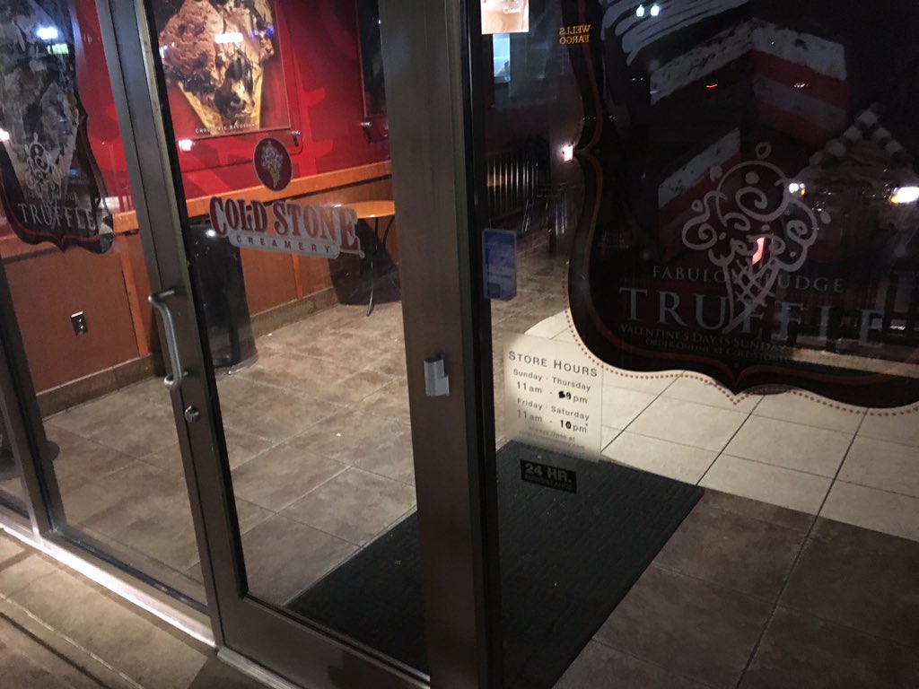 CoolWhitaker's tweet photo. @ColdStone in Vienna, says y'all close at 11 but an employee took it in his liberty to decide the hours #disappointd https://t.co/ex7jDdU6ti